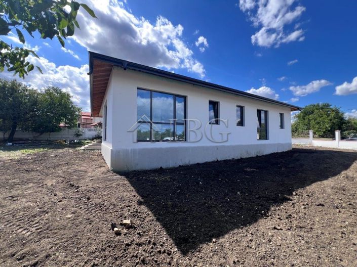 Image No.2-Maison de 3 chambres à vendre à Burgas