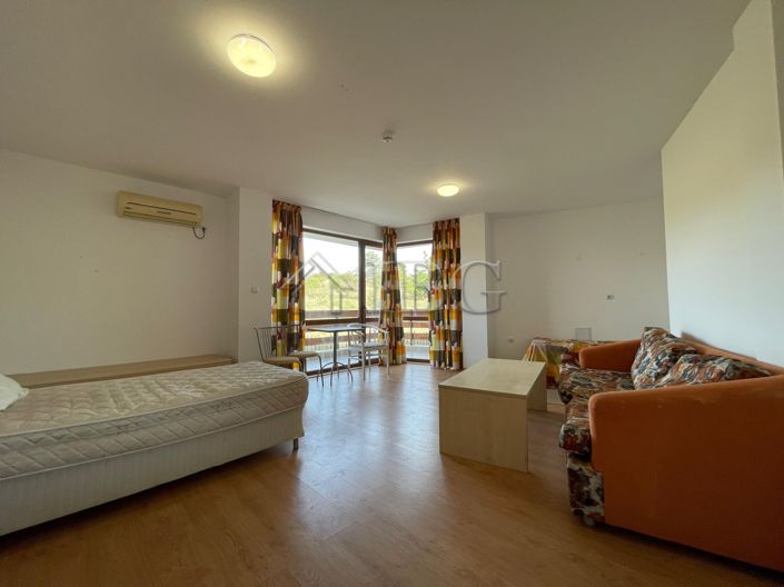 Image No.2-Appartement de 2 chambres à vendre à Burgas