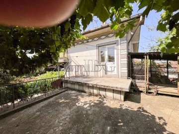 2-houses-and-garage-close-to-ruse-chervena-vo