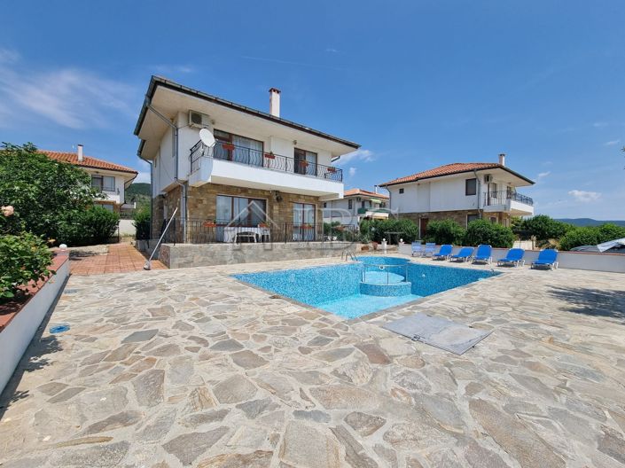 Image No.2-Maison de 3 chambres à vendre à Burgas