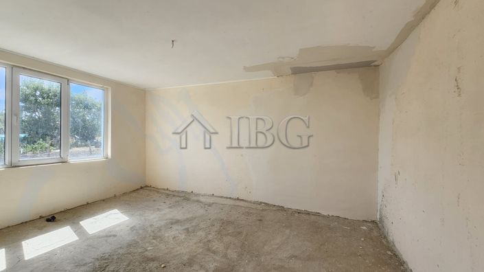 Image No.11-2 Bed House for sale