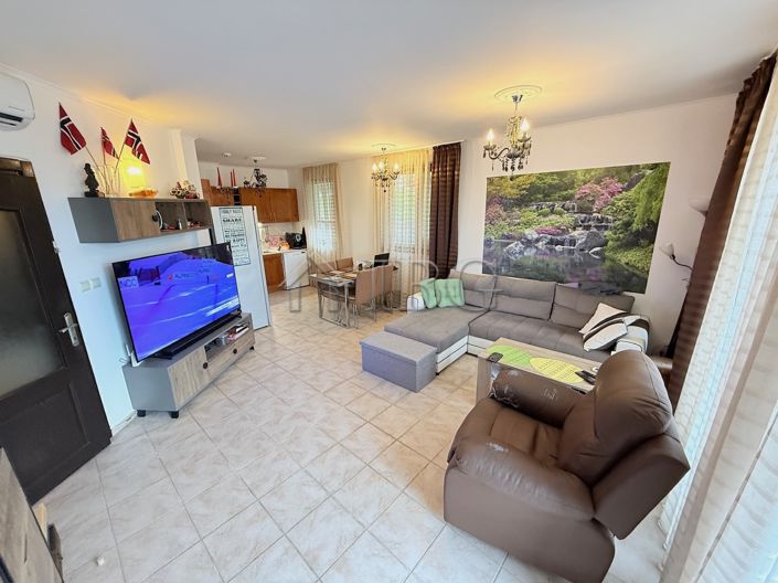 Image No.2-Appartement de 2 chambres à vendre à Burgas