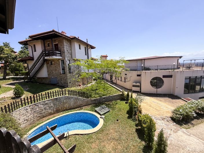 Image No.2-Appartement de 2 chambres à vendre à Burgas