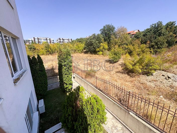 Image No.3-Appartement de 2 chambres à vendre à Burgas