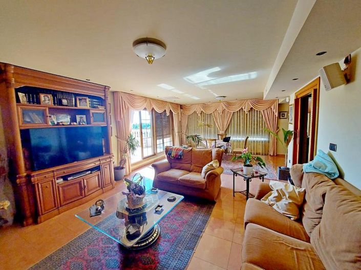 Image No.10-5 Bed Villa for sale