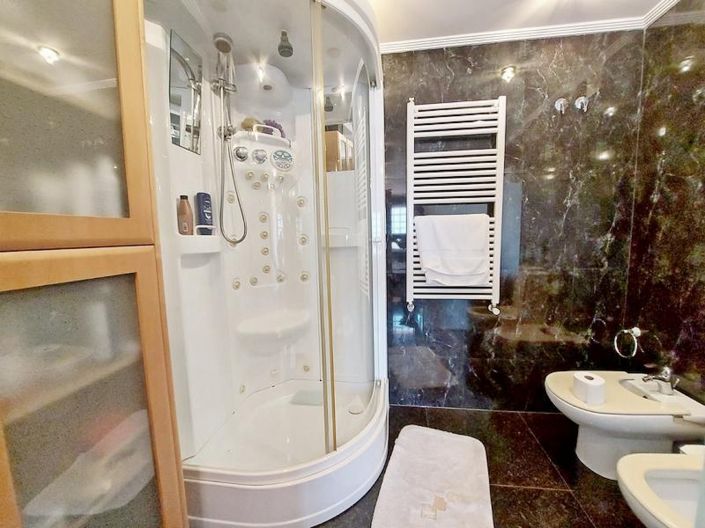 Image No.15-5 Bed Villa for sale