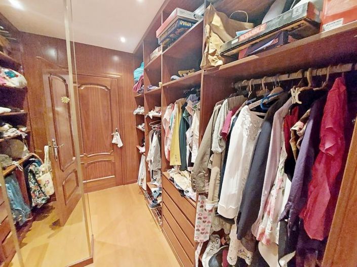 Image No.18-5 Bed Villa for sale