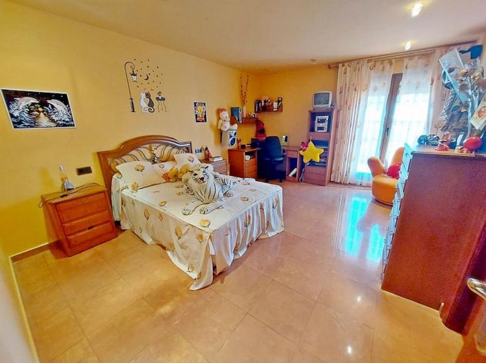 Image No.19-5 Bed Villa for sale