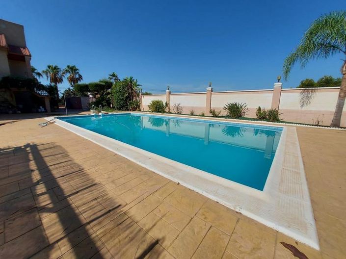 Image No.3-5 Bed Villa for sale