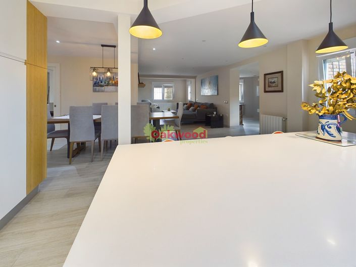 Image No.12-4 Bed Villa for sale