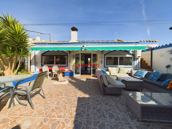 Image No.2-Villa de 4 chambres à vendre à Pinar de Campoverde