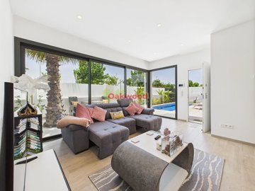 gcam04245g0-pr0049-still021