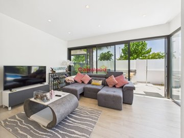 gcam04245g0-pr0049-still010