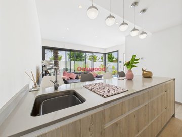 gcam04245g0-pr0049-still013