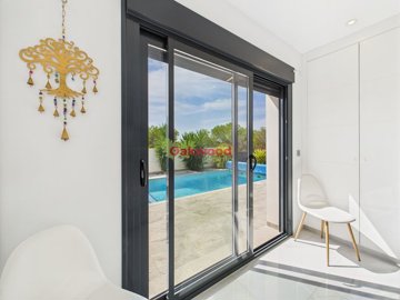 gcam04245g0-pr0056-still023