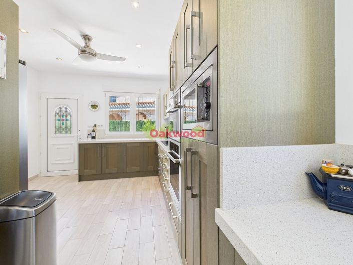 Image No.9-6 Bed Villa for sale