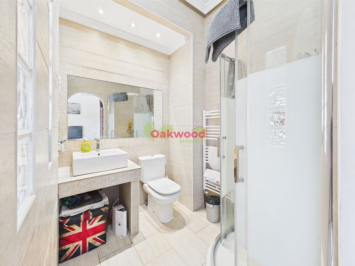 Image No.40-5 Bed Villa for sale