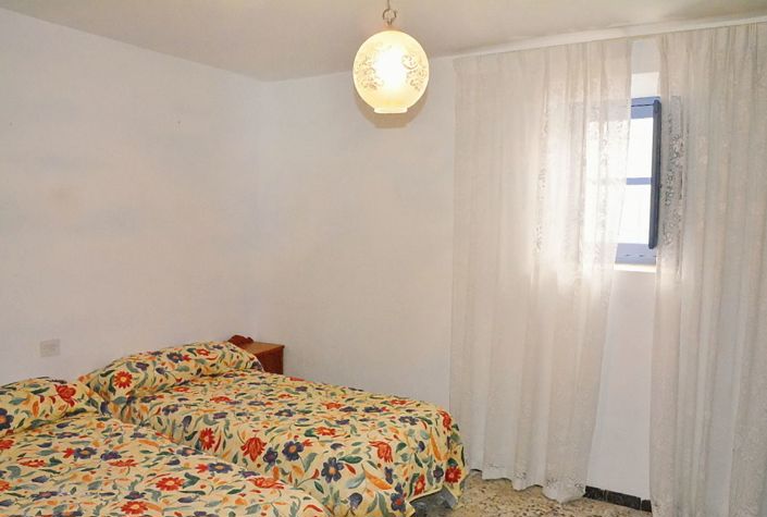 Image No.11-3 Bed Townhouse for sale