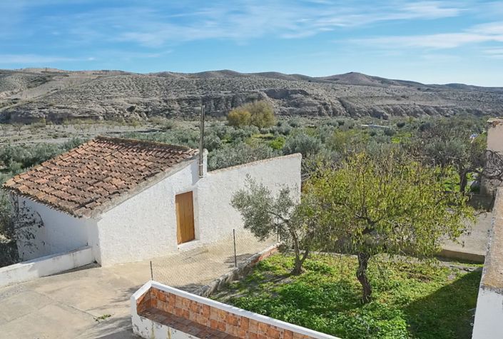 Image No.21-3 Bed Townhouse for sale