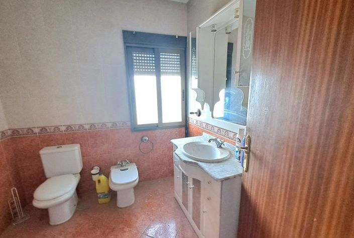 Image No.10-4 Bed Townhouse for sale