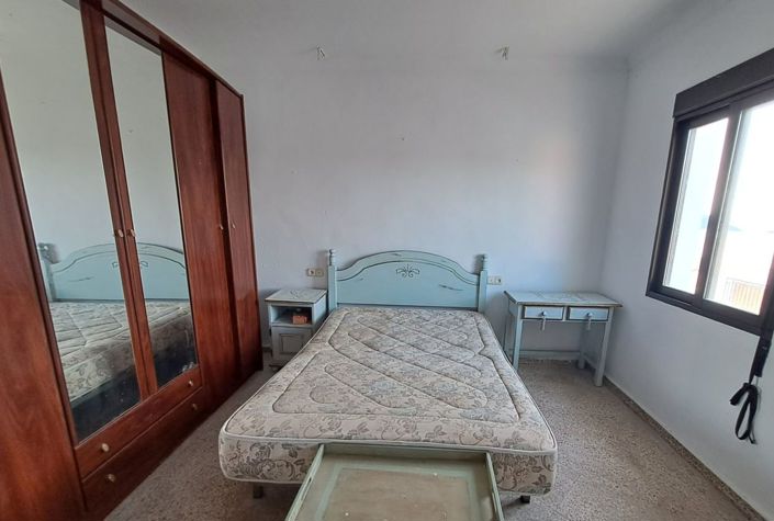 Image No.13-4 Bed Townhouse for sale