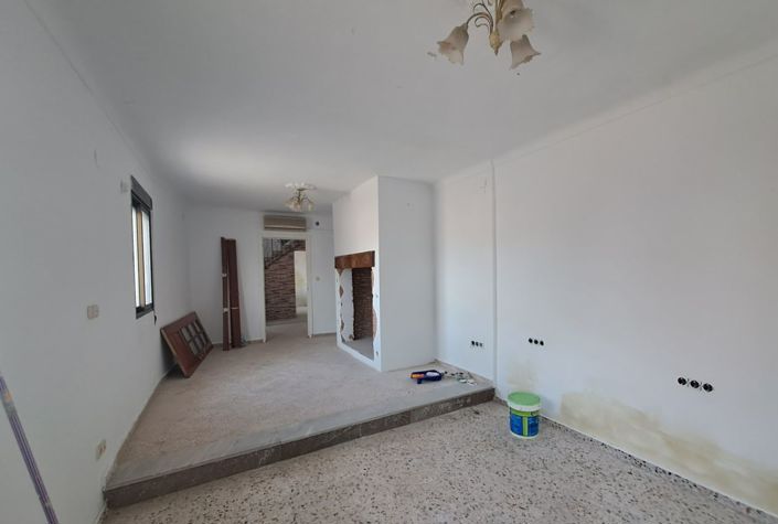 Image No.4-4 Bed Townhouse for sale