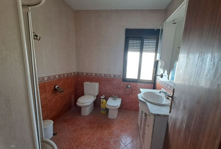 Image No.9-4 Bed Townhouse for sale