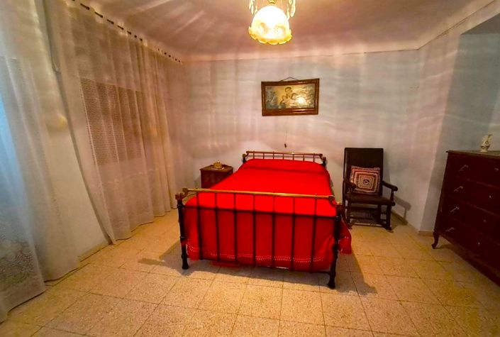 Image No.10-4 Bed Townhouse for sale