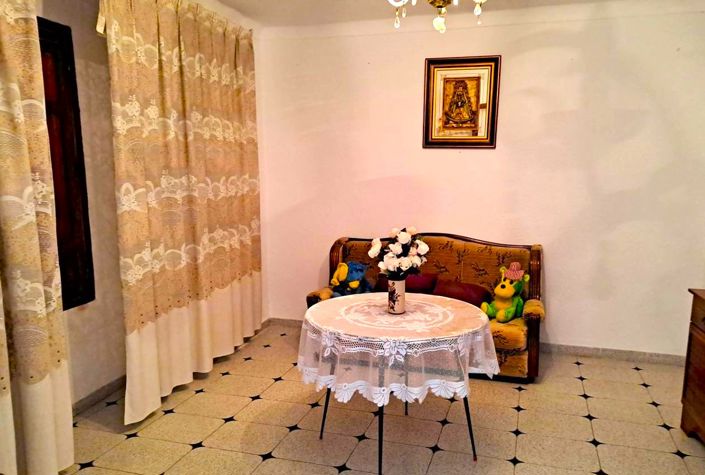 Image No.2-4 Bed Townhouse for sale