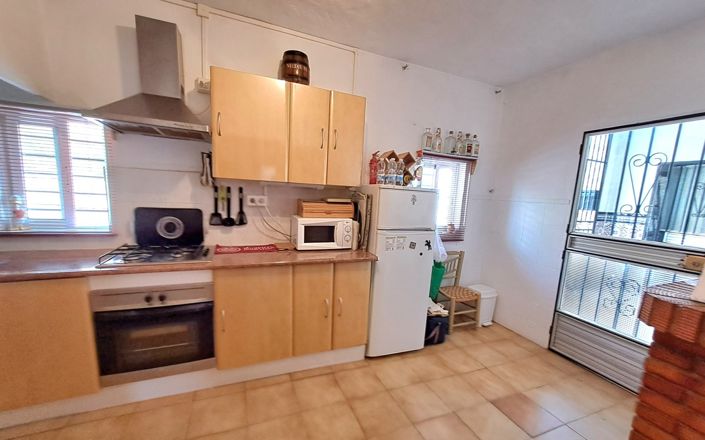 Image No.11-5 Bed Townhouse for sale