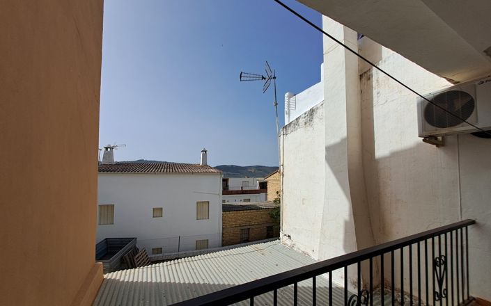 Image No.19-5 Bed Townhouse for sale