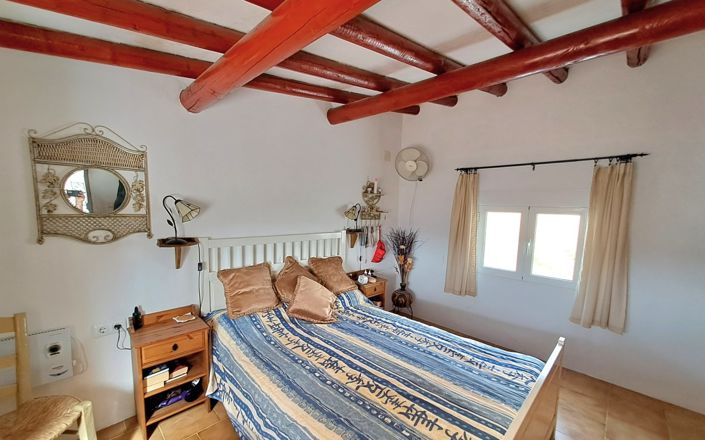 Image No.21-5 Bed Townhouse for sale