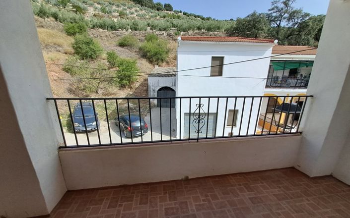 Image No.30-5 Bed Townhouse for sale