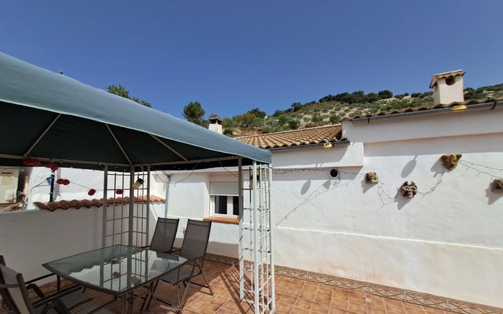 Image No.40-5 Bed Townhouse for sale