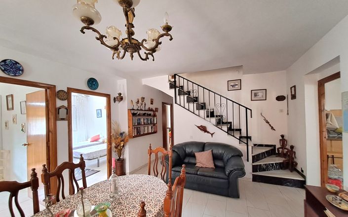 Image No.7-5 Bed Townhouse for sale