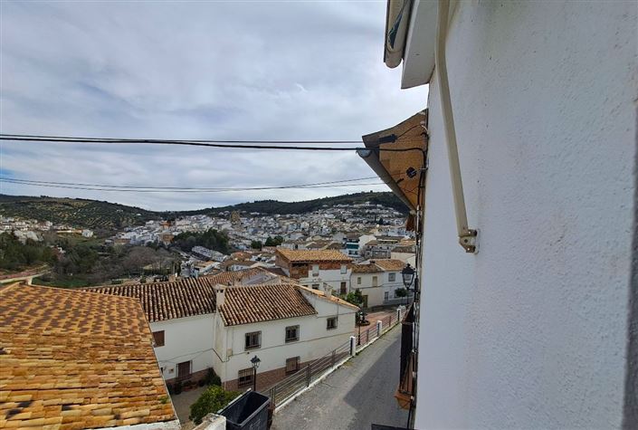 Image No.22-3 Bed Townhouse for sale