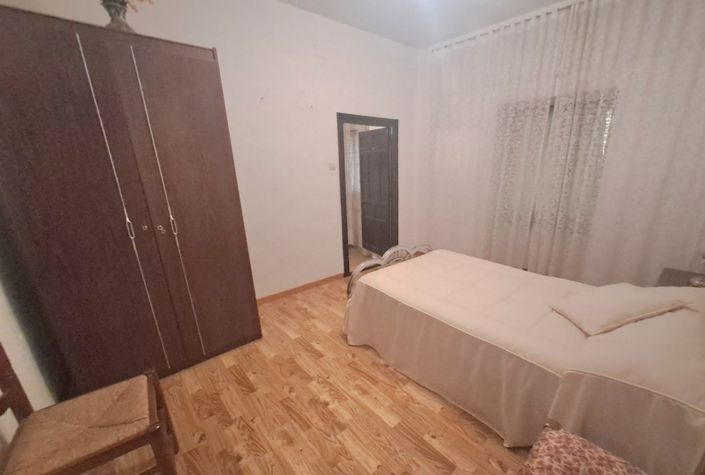 Image No.13-5 Bed Townhouse for sale