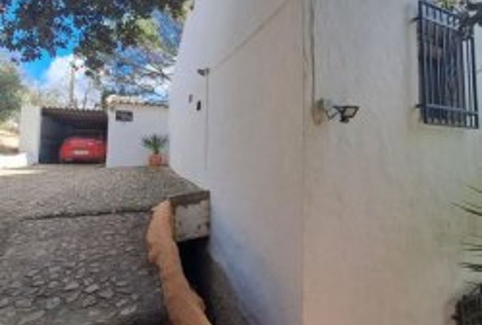 Image No.11-Maison de campagne de 4 chambres à vendre à Iznájar