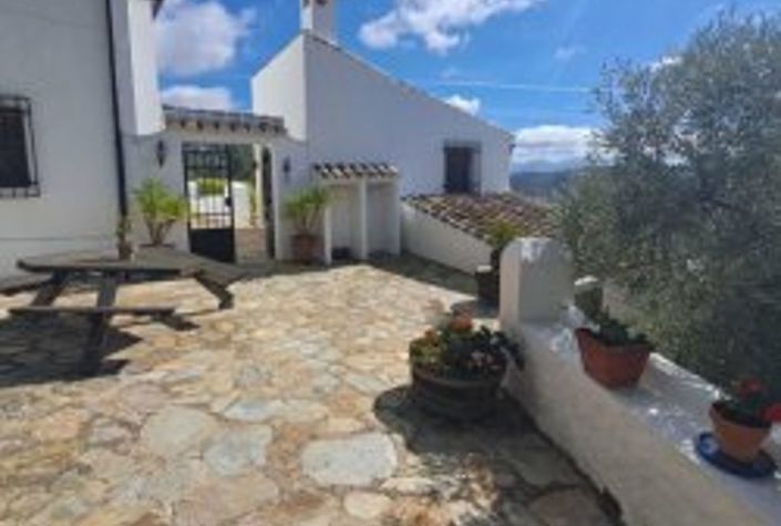 Image No.5-Maison de campagne de 4 chambres à vendre à Iznájar