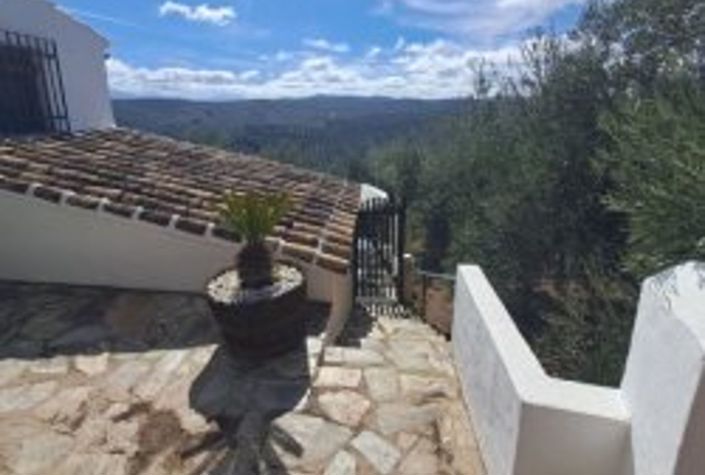 Image No.7-Maison de campagne de 4 chambres à vendre à Iznájar