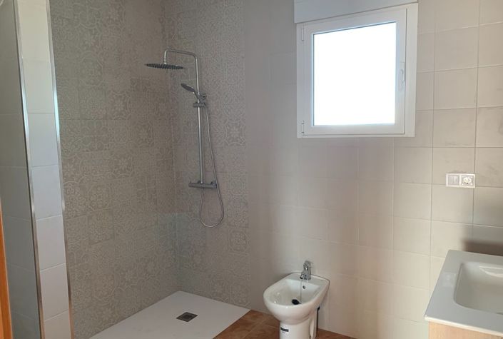 Image No.8-4 Bed Villa for sale