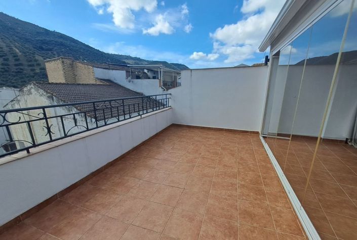 Image No.28-4 Bed Townhouse for sale