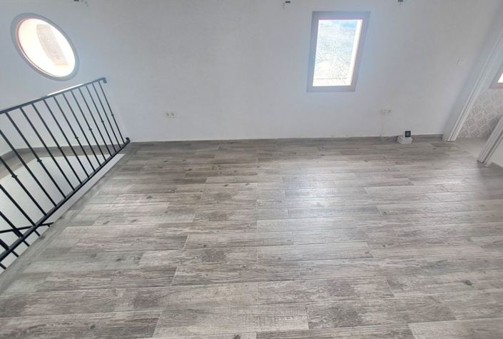 Image No.10-3 Bed Townhouse for sale