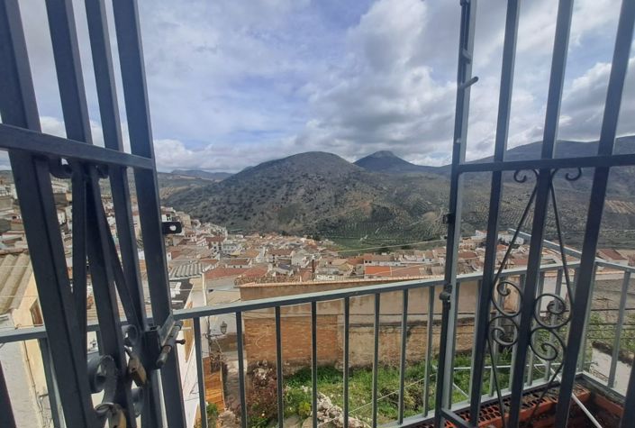 Image No.14-3 Bed Townhouse for sale