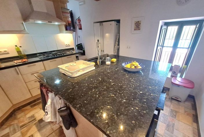 Image No.8-Maison de campagne de 5 chambres à vendre à Rute