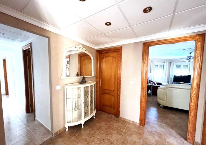 Image No.17-5 Bed Villa for sale