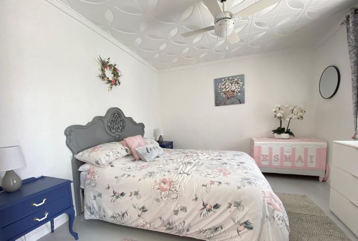 Image No.13-5 Bed Townhouse for sale