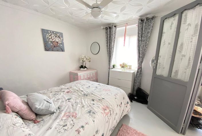 Image No.14-5 Bed Townhouse for sale