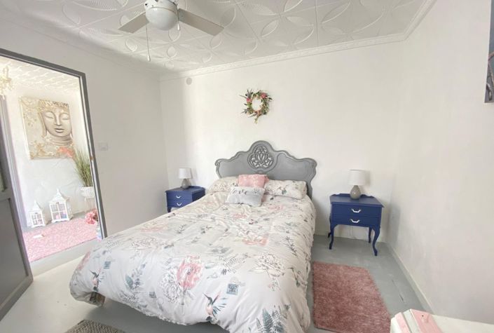 Image No.15-5 Bed Townhouse for sale