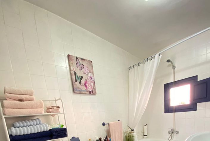 Image No.20-5 Bed Townhouse for sale